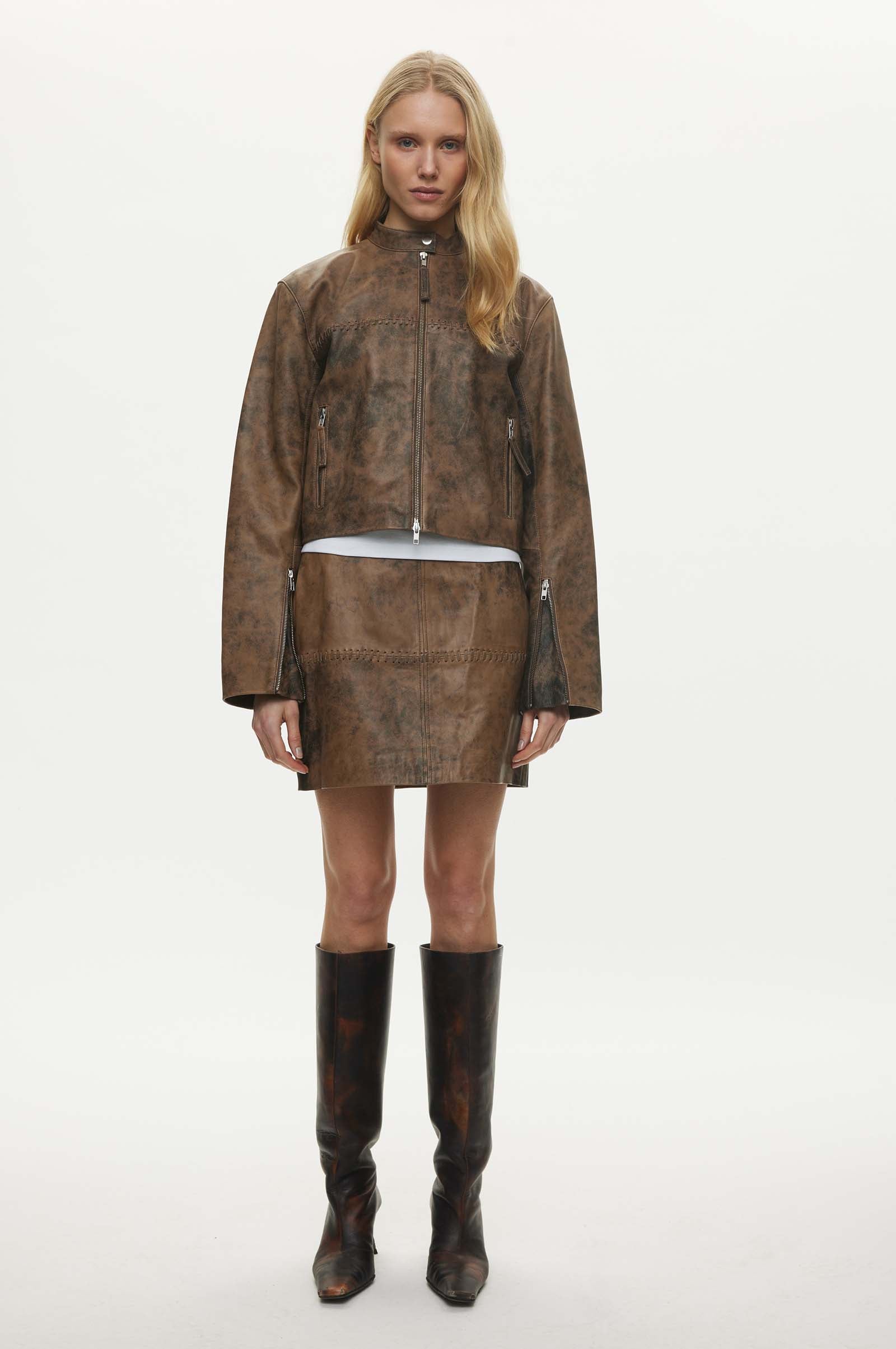 Bee Leather Jacket – oval square