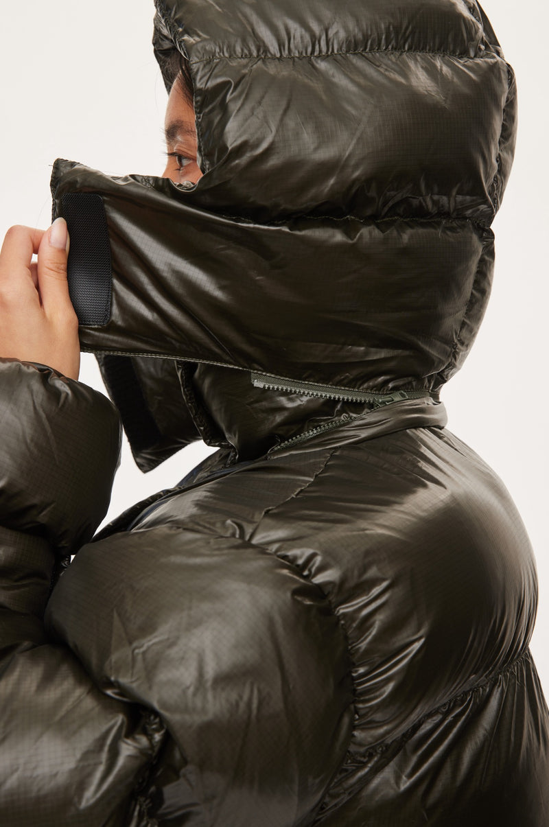 Oval Square Active Hood Jacket COATS 4021 Dark Army