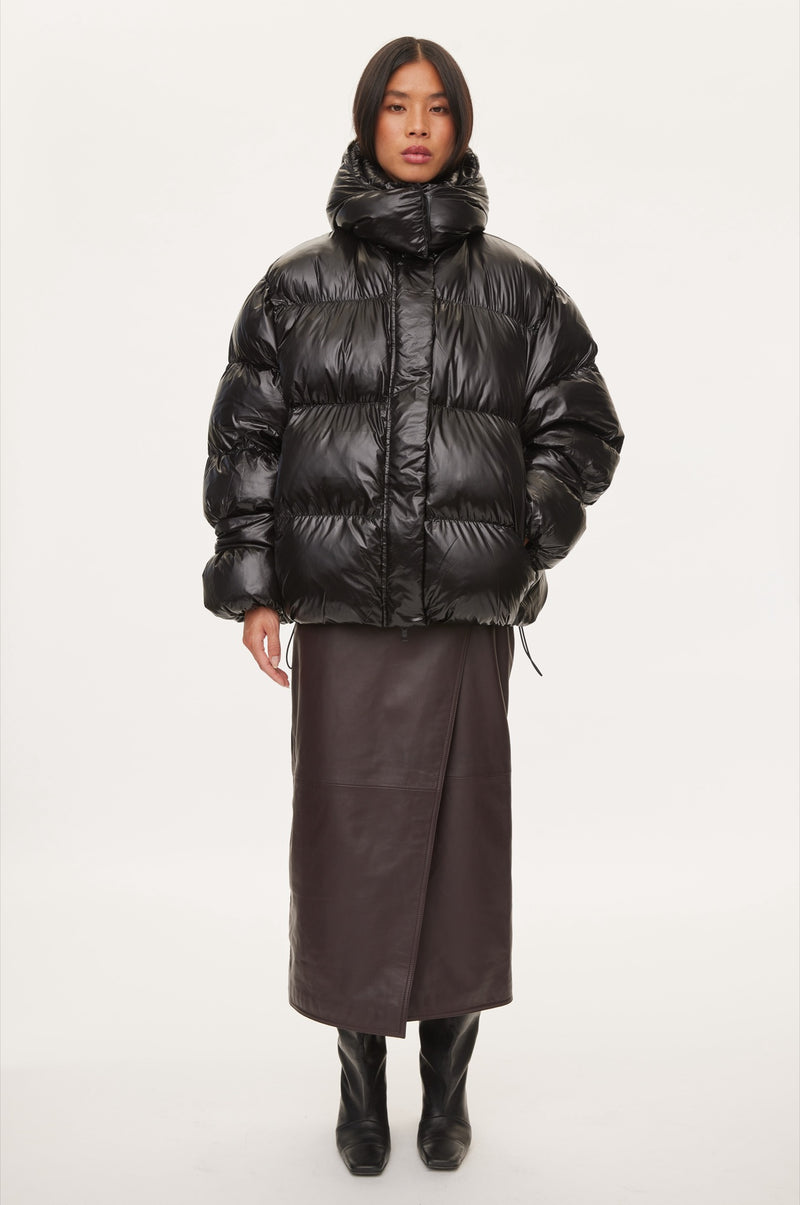 Oval Square Active Hood Jacket COATS 8001 Black