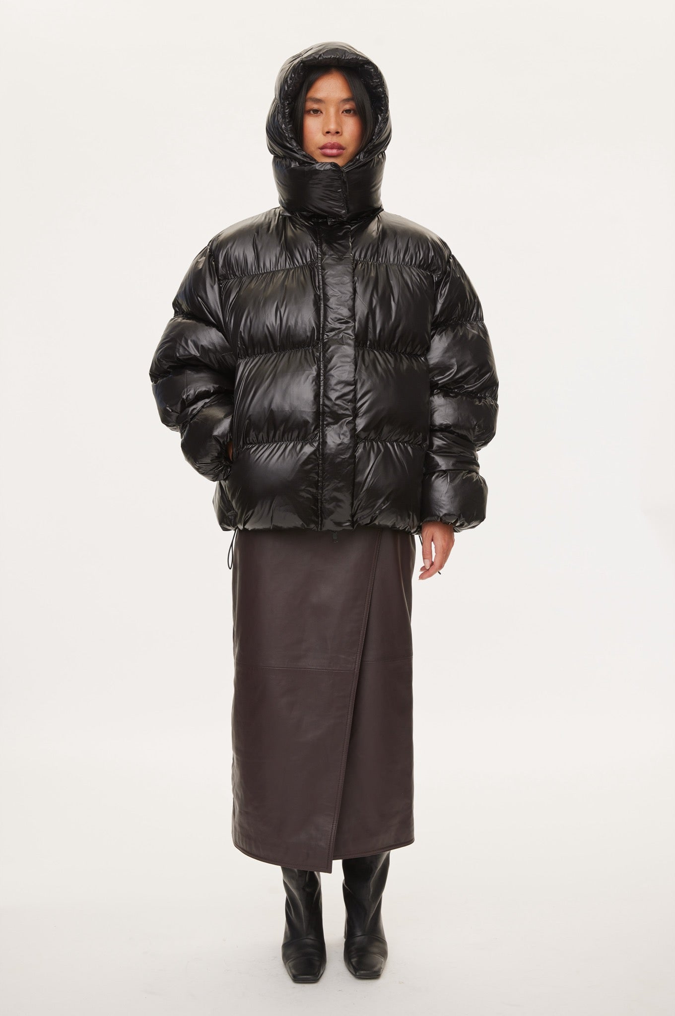 Oval Square Active Hood Jacket COATS 8001 Black