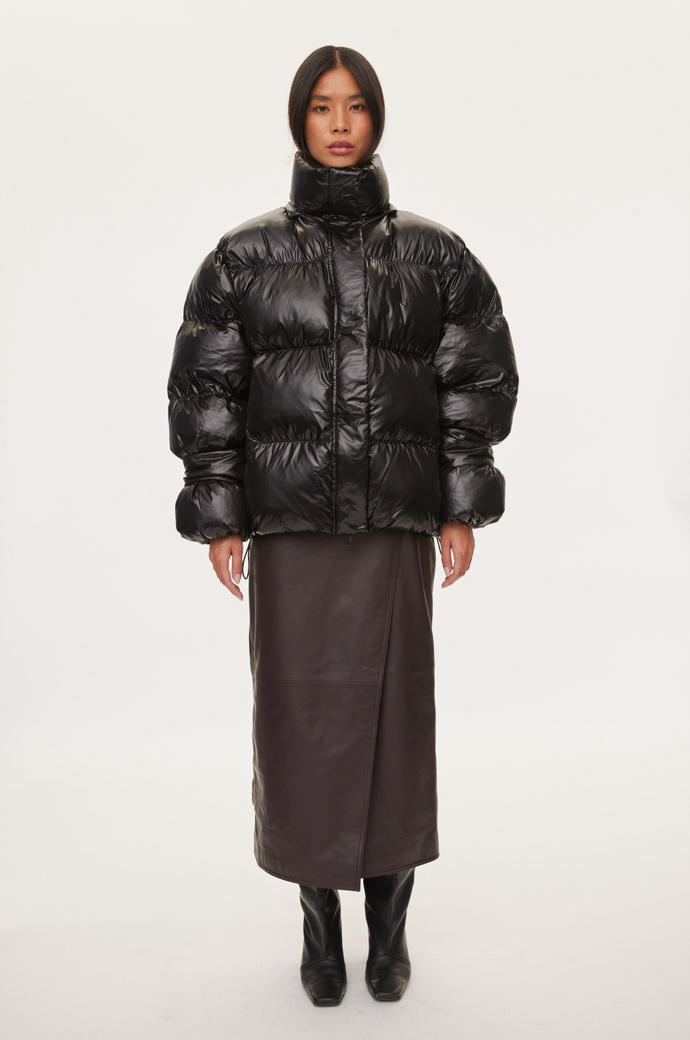 Oval Square Active Hood Jacket COATS 8001 Black