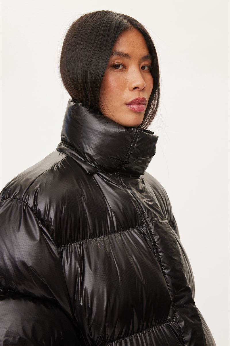 Oval Square Active Hood Jacket COATS 8001 Black
