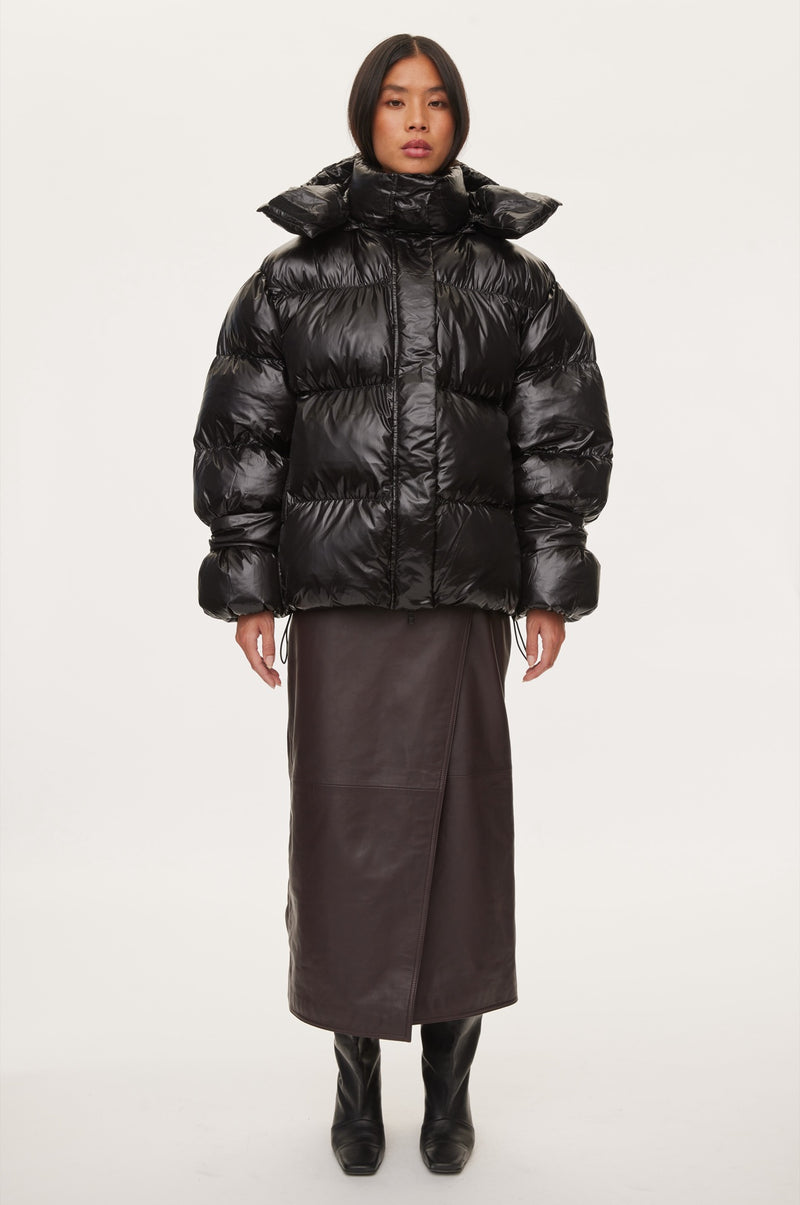 Oval Square Active Hood Jacket COATS 8001 Black