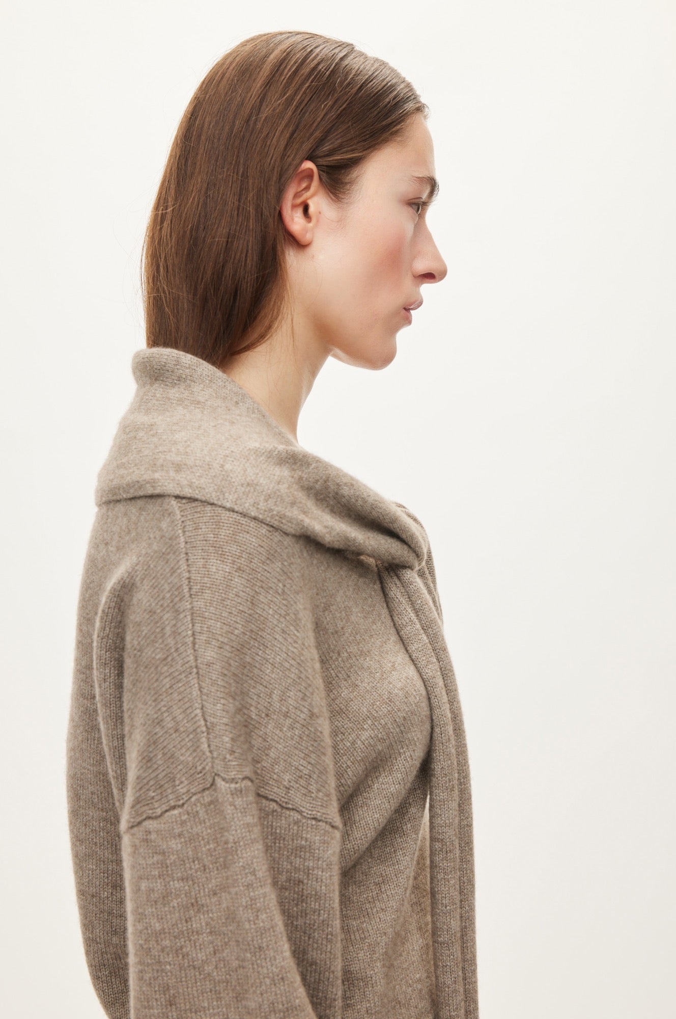 Oval Square Alvin V-neck Jumper KNITS Coca Mocha