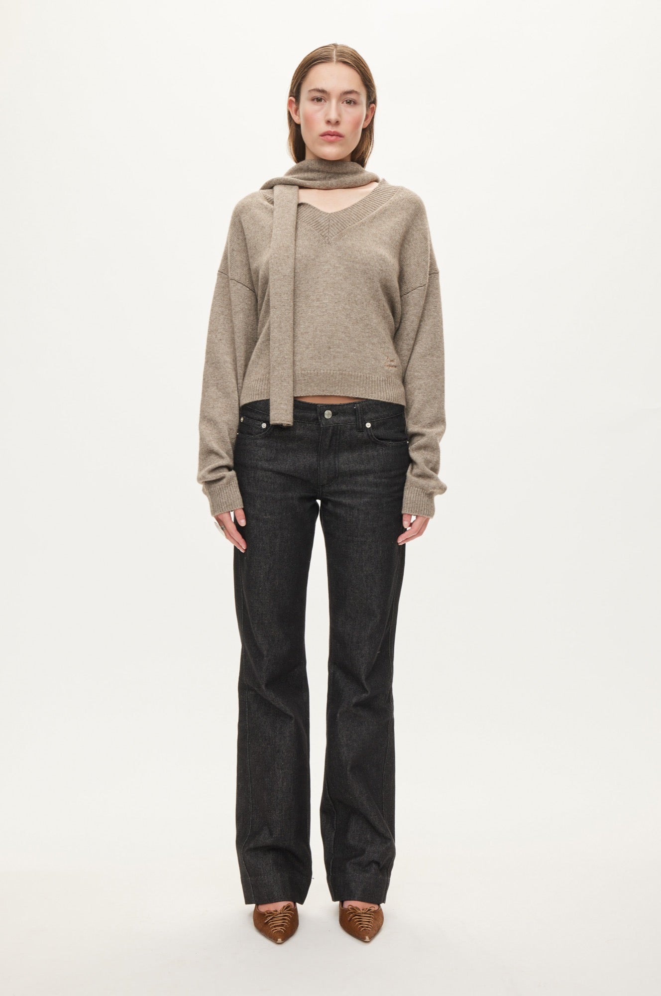 Oval Square Alvin V-neck Jumper KNITS Coca Mocha