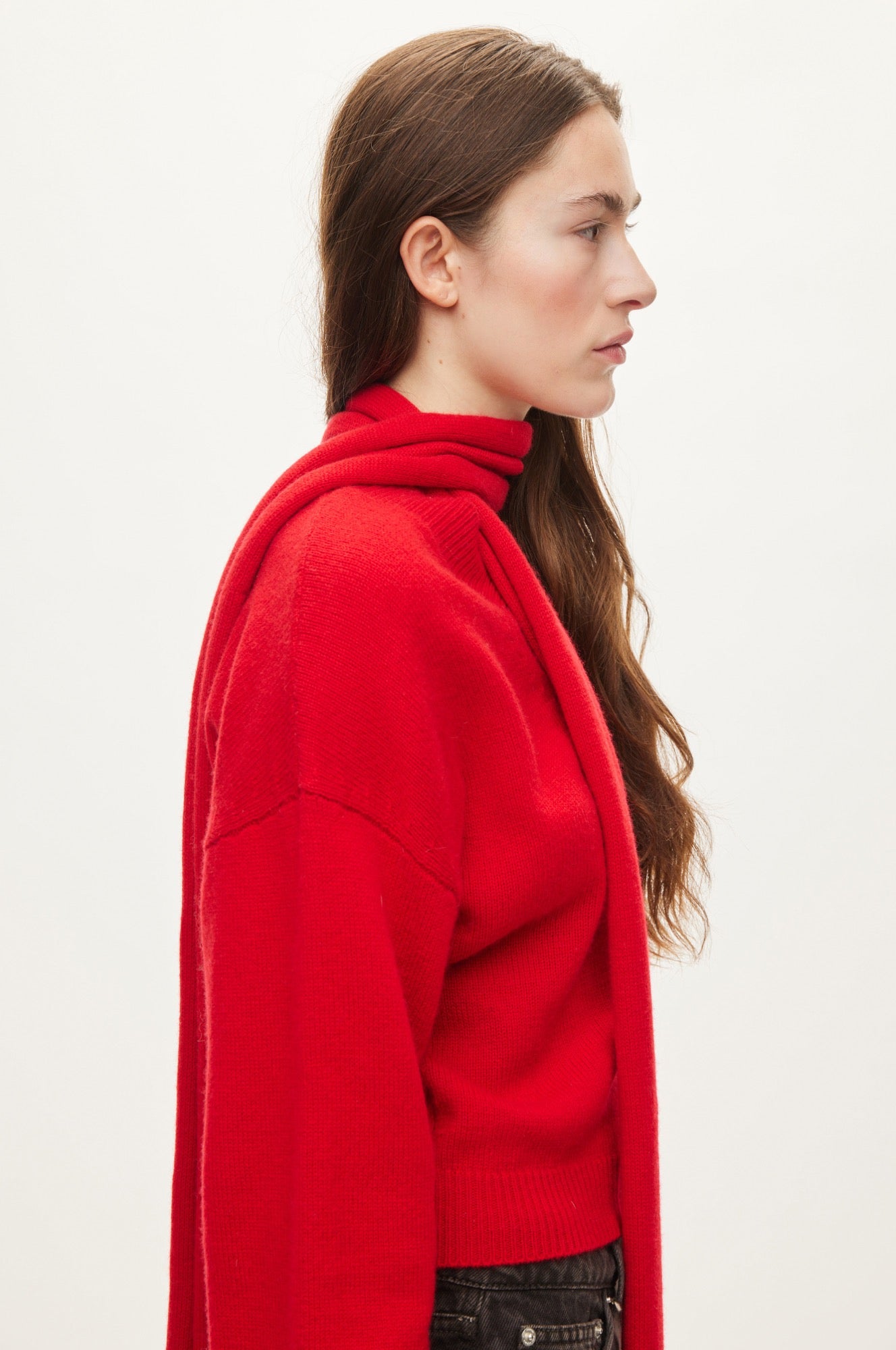 Oval Square Alvin V-neck Jumper KNITS Red