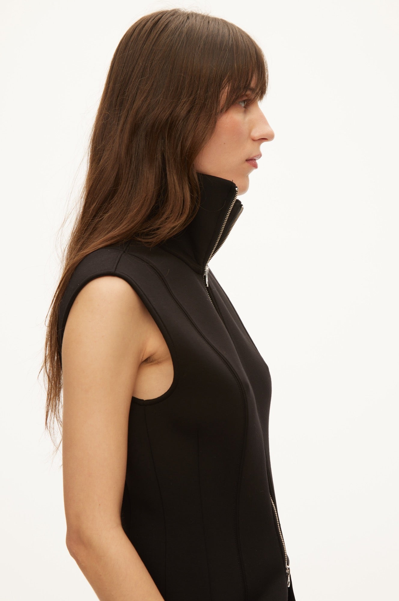 Oval Square Baba zip vest VESTS Black