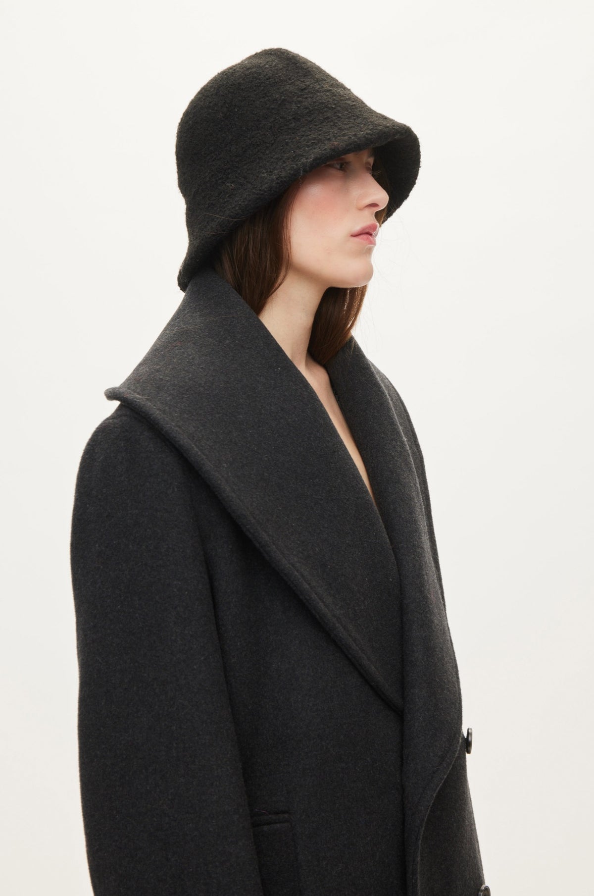 Oval Square Bell Hat ACCESS Black