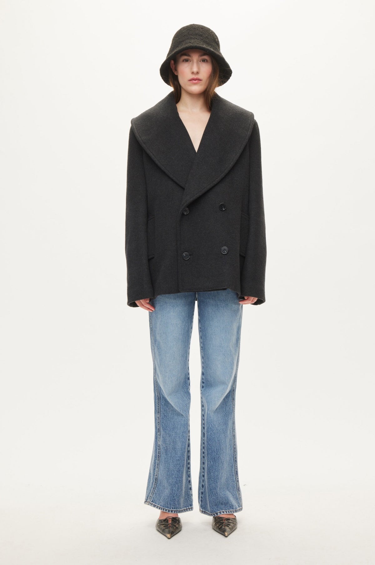 Oval Square Bell Hat ACCESS Black