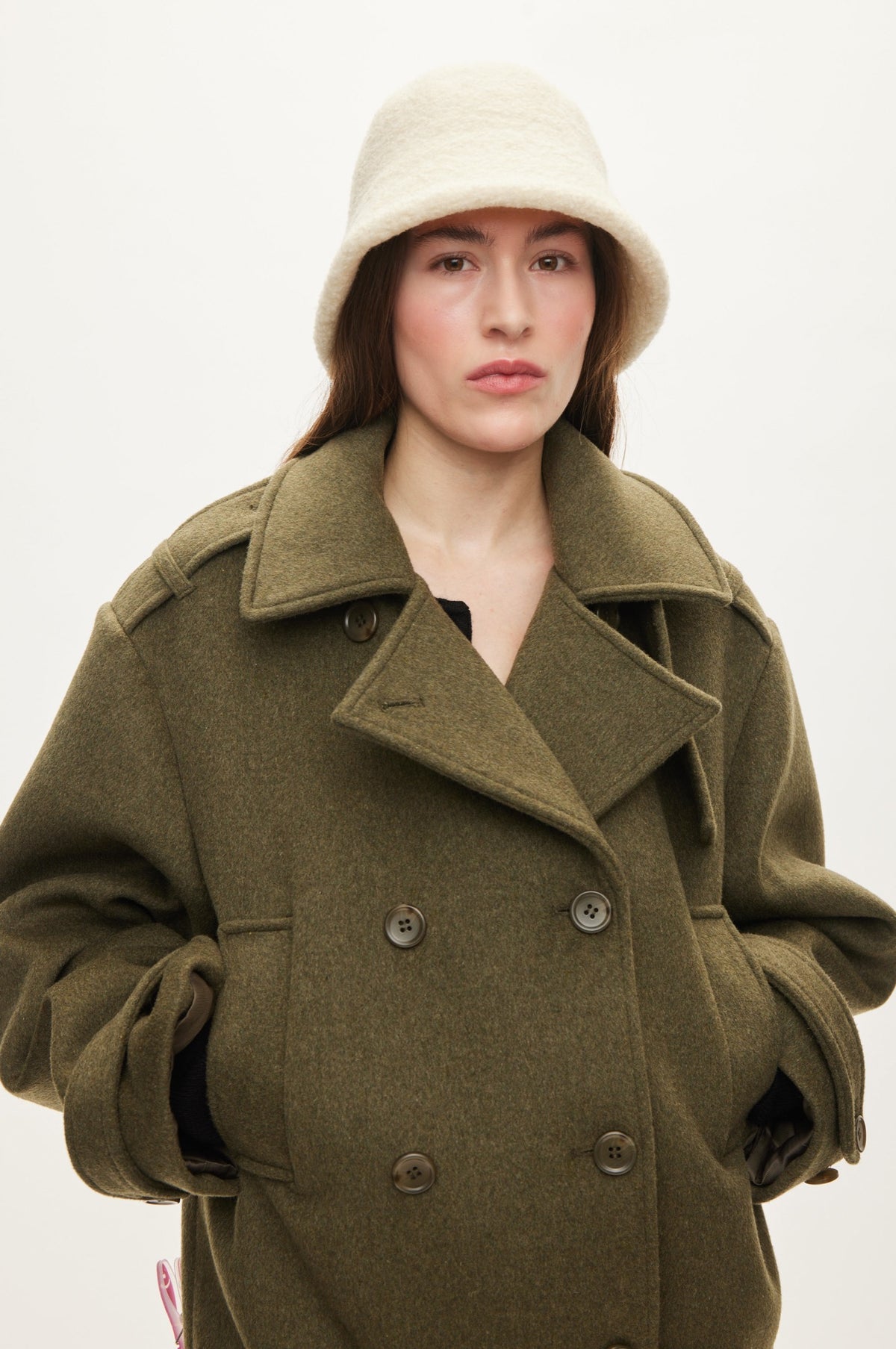 Oval Square Bell Hat ACCESS Off White