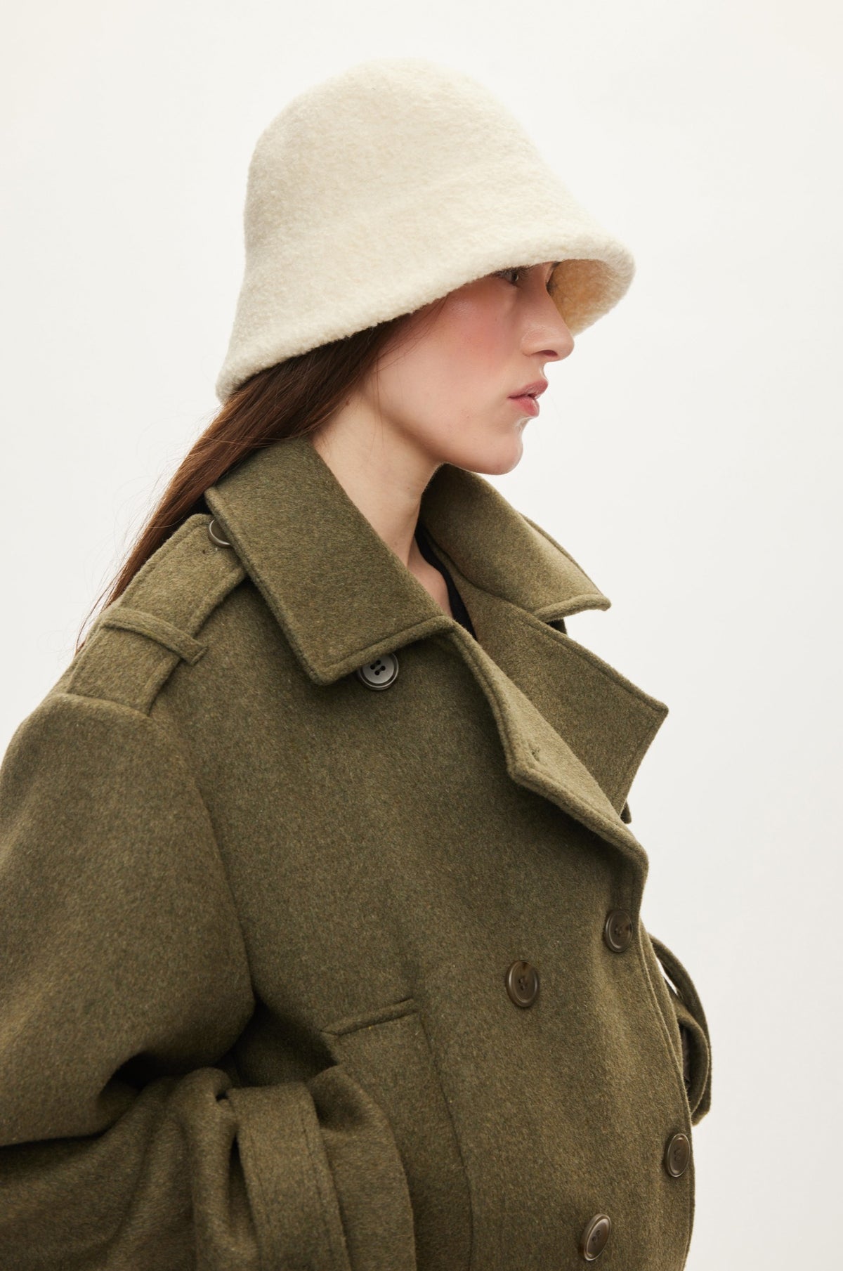 Oval Square Bell Hat ACCESS Off White