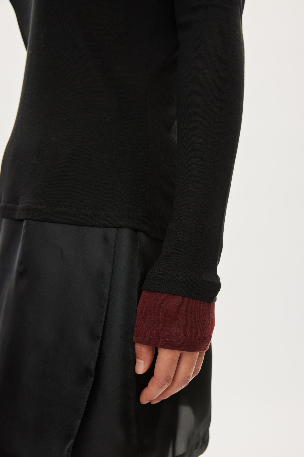 Oval Square Bibi Deep-V Blouse BLOUSES Black
