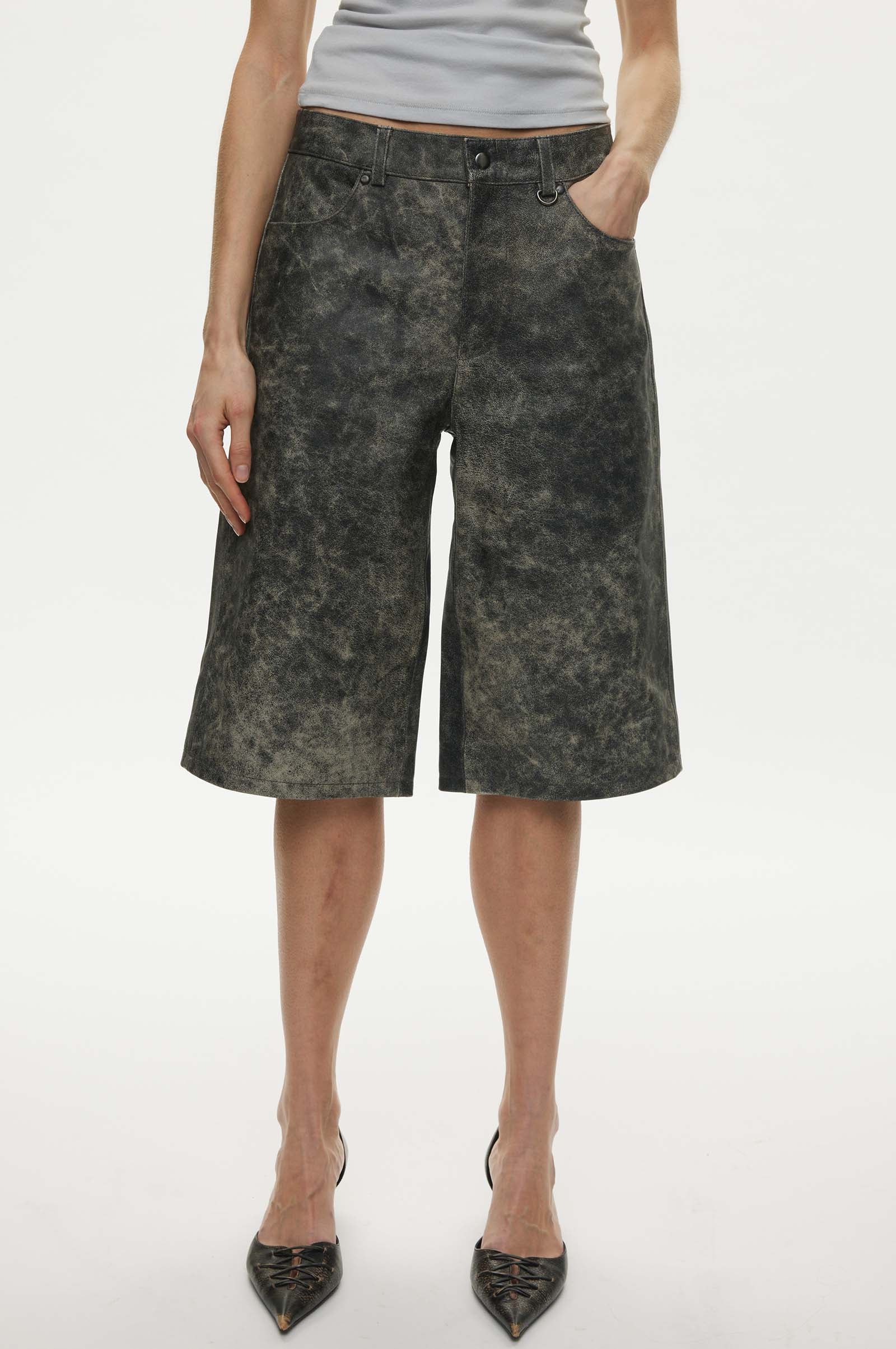 Oval Square Bold Leather Shorts SHORTS 7019 Dark Grey Washed
