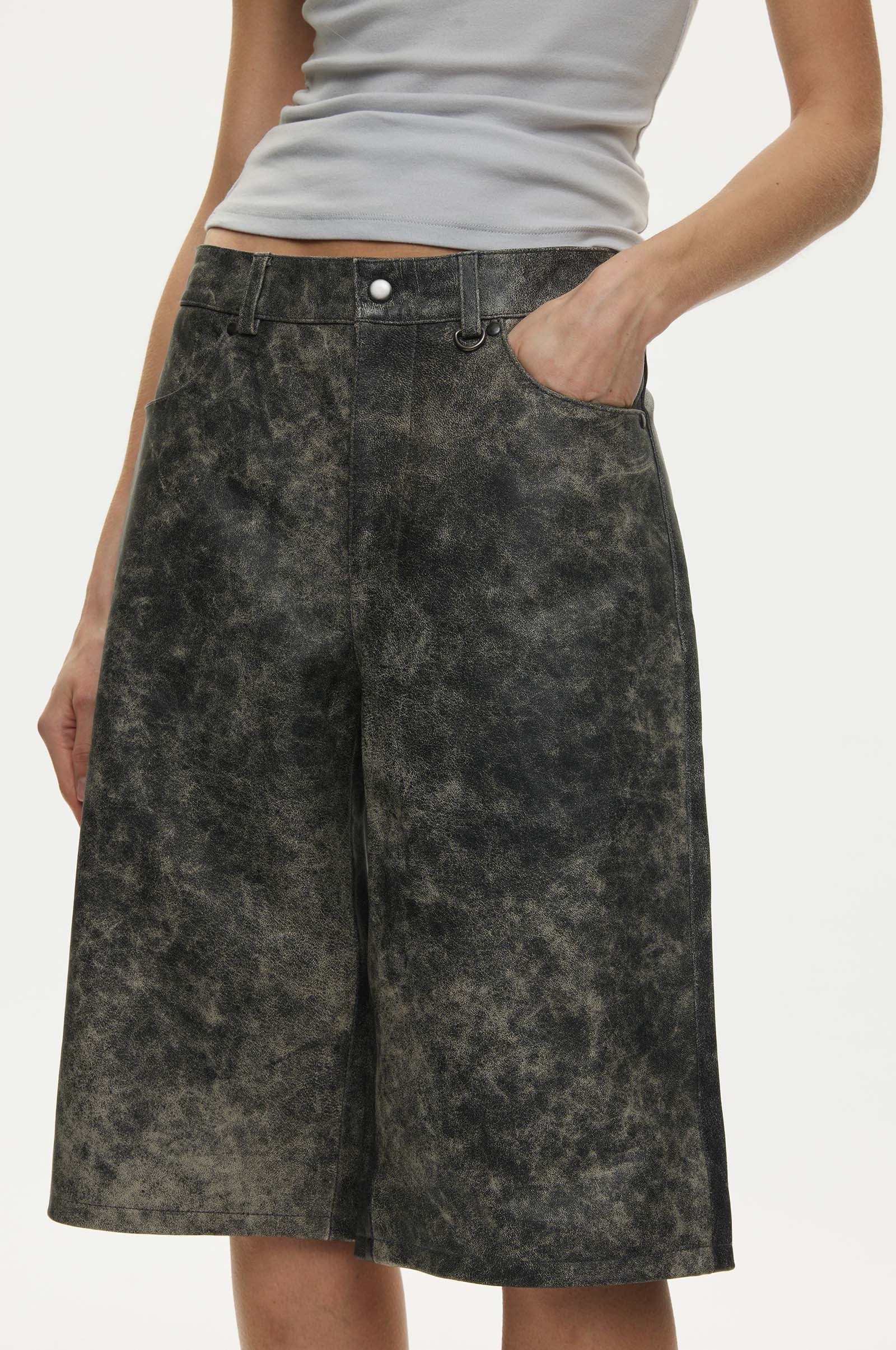 Oval Square Bold Leather Shorts SHORTS 7019 Dark Grey Washed