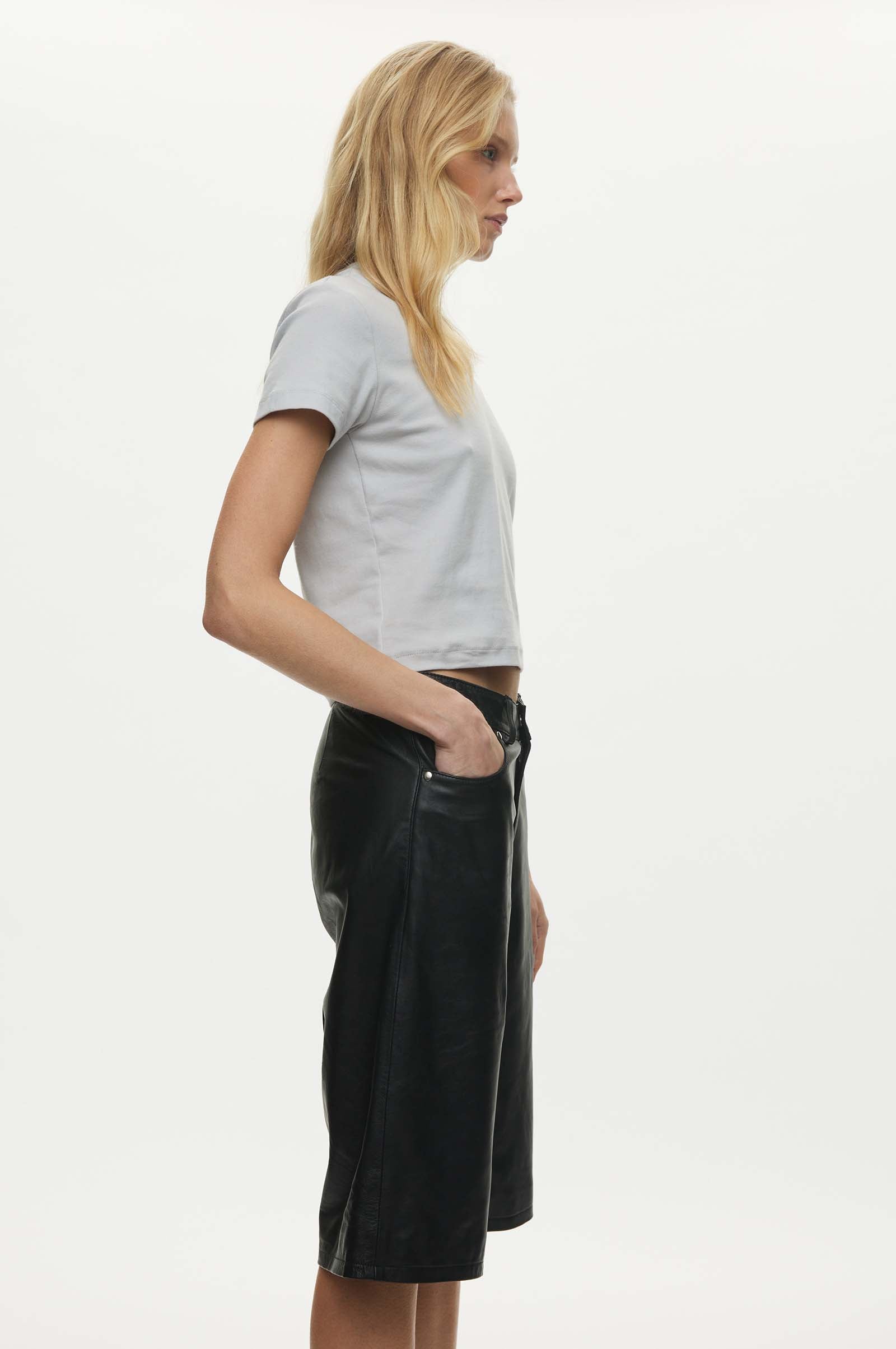 Oval Square Deep Leather Shorts SHORTS 8001 Black