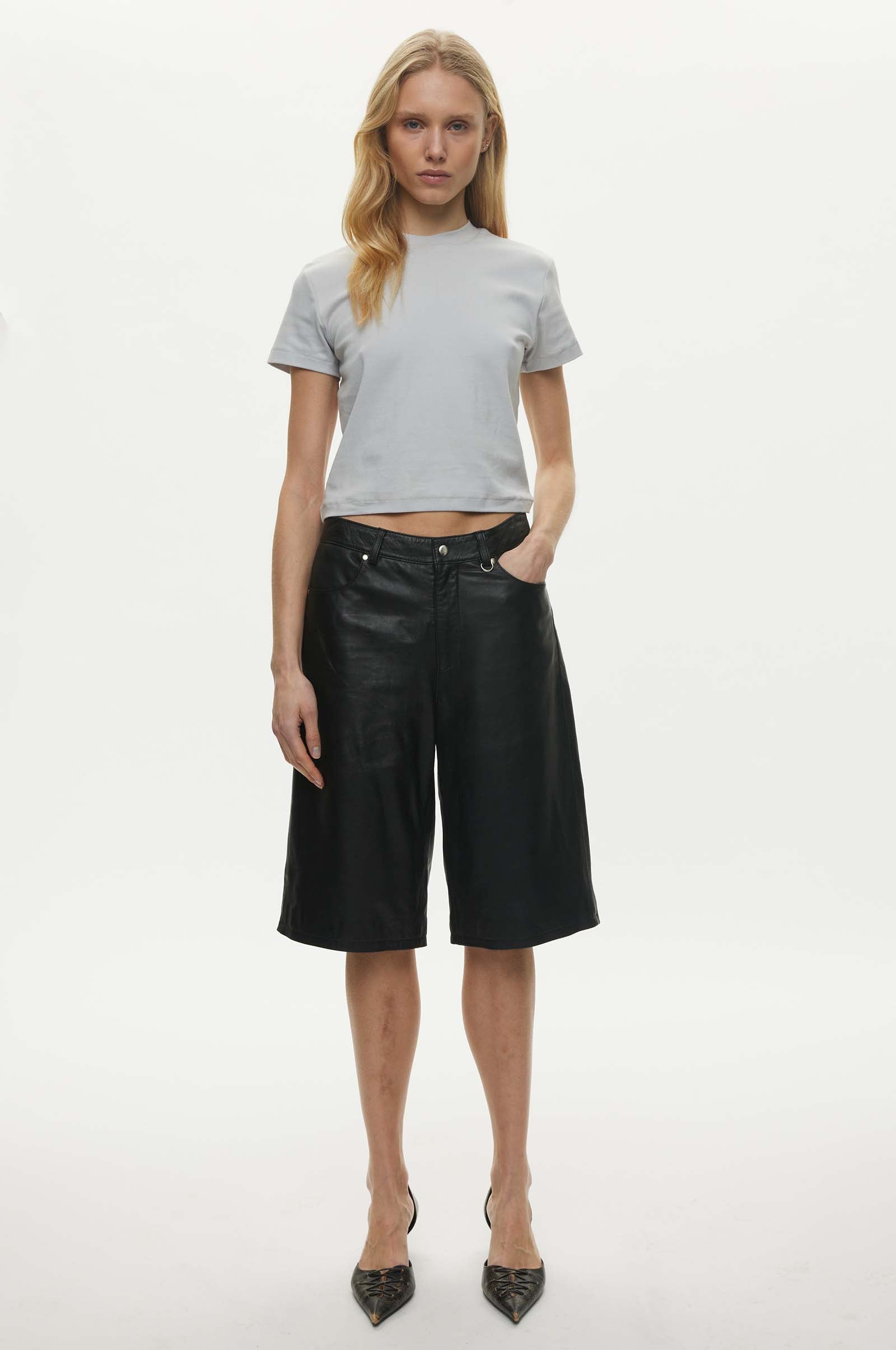Oval Square Deep Leather Shorts SHORTS 8001 Black