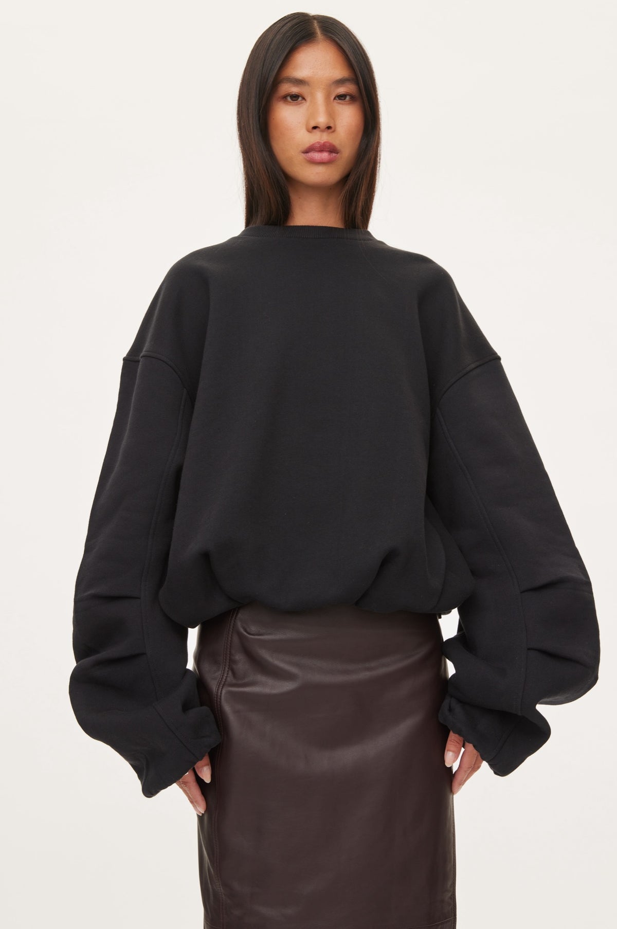 Oval Square First Crewneck Sweat SWEATS 7007 Black Stone