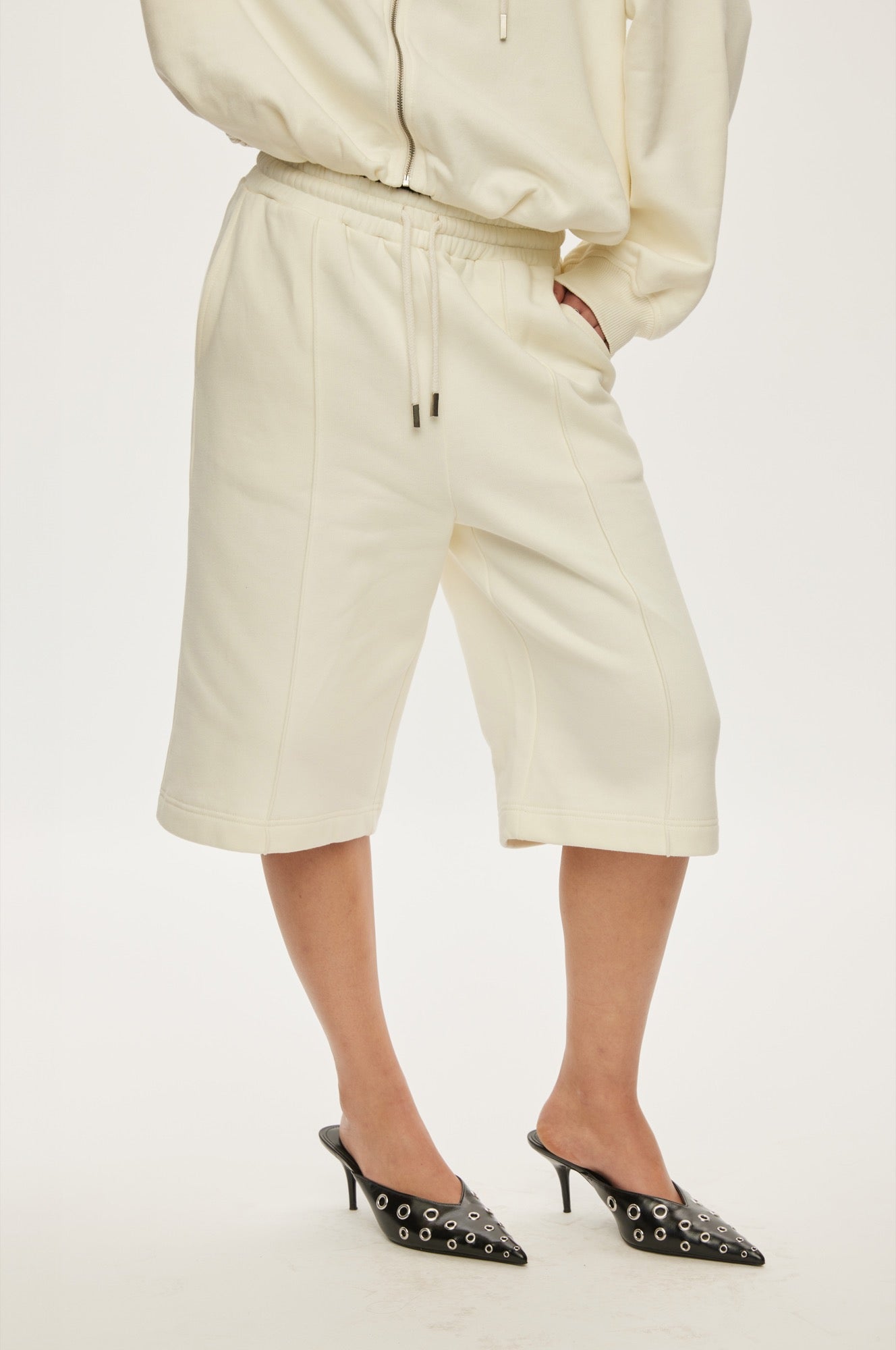Oval Square First Sweat Bermudas SHORTS 1002 Off White