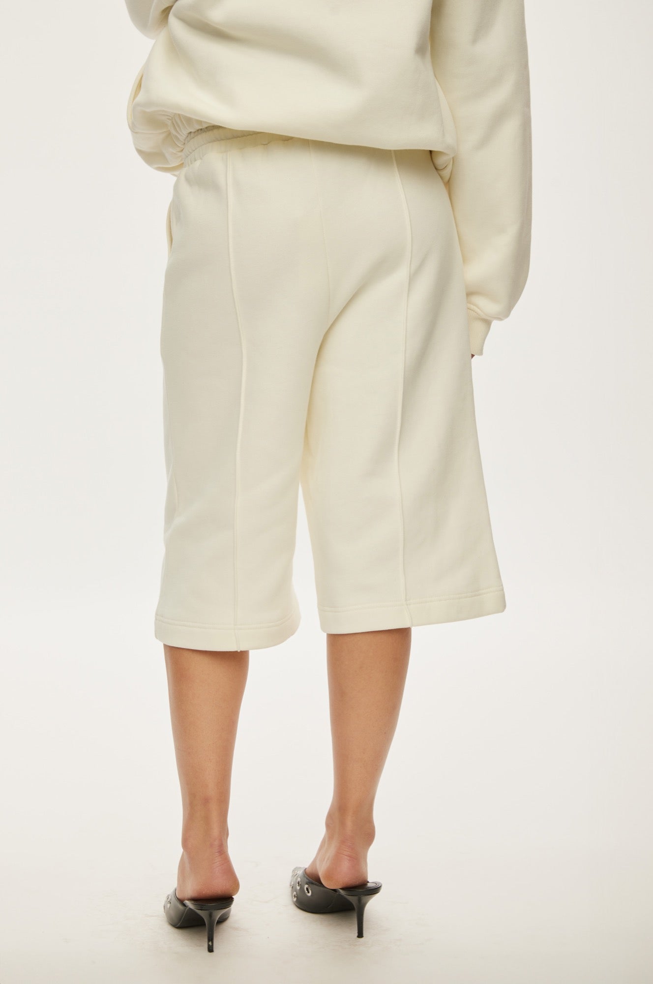 Oval Square First Sweat Bermudas SHORTS 1002 Off White