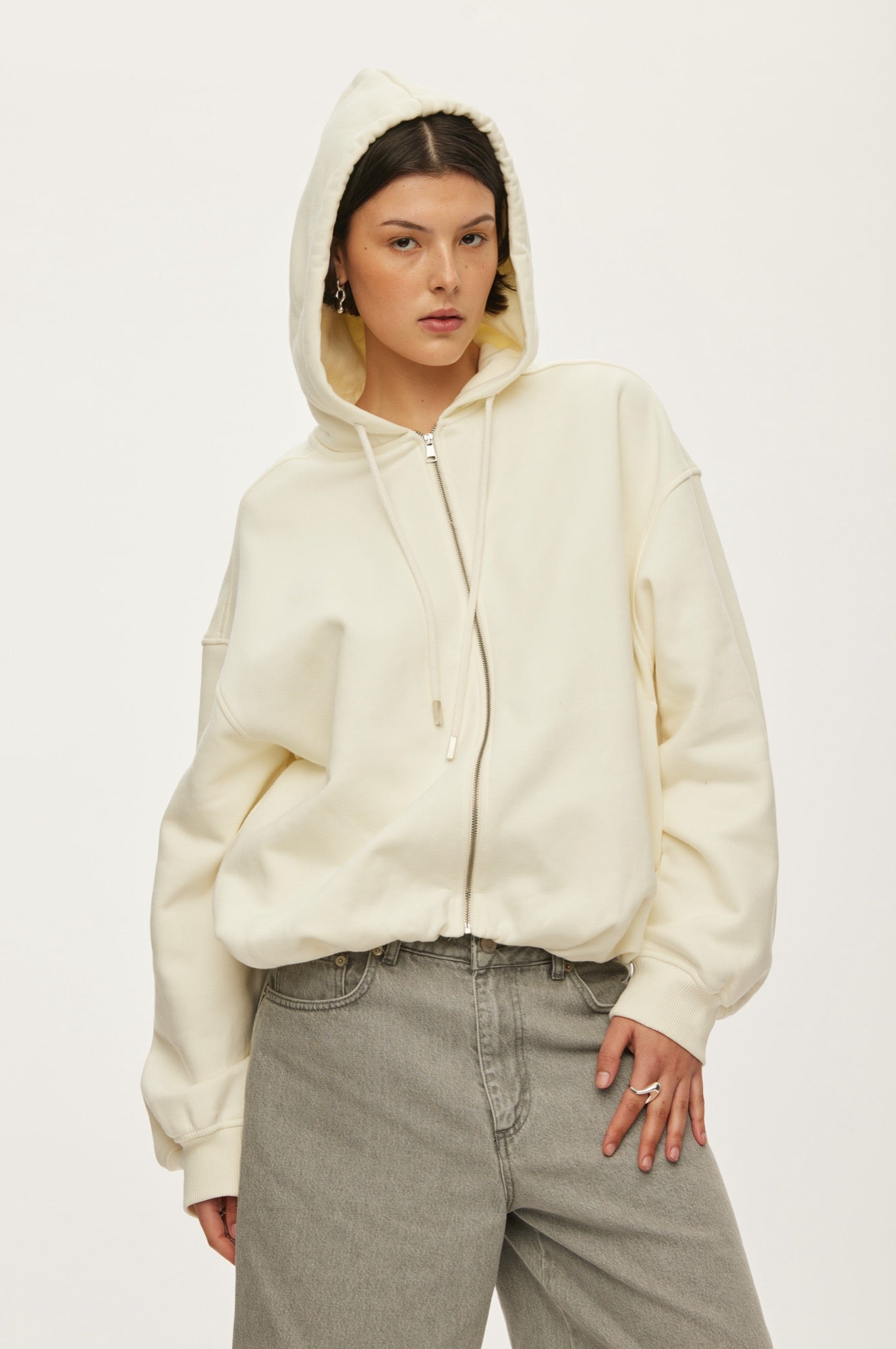 Oval Square First Zip Hoodie SWEATS 1002 Off White
