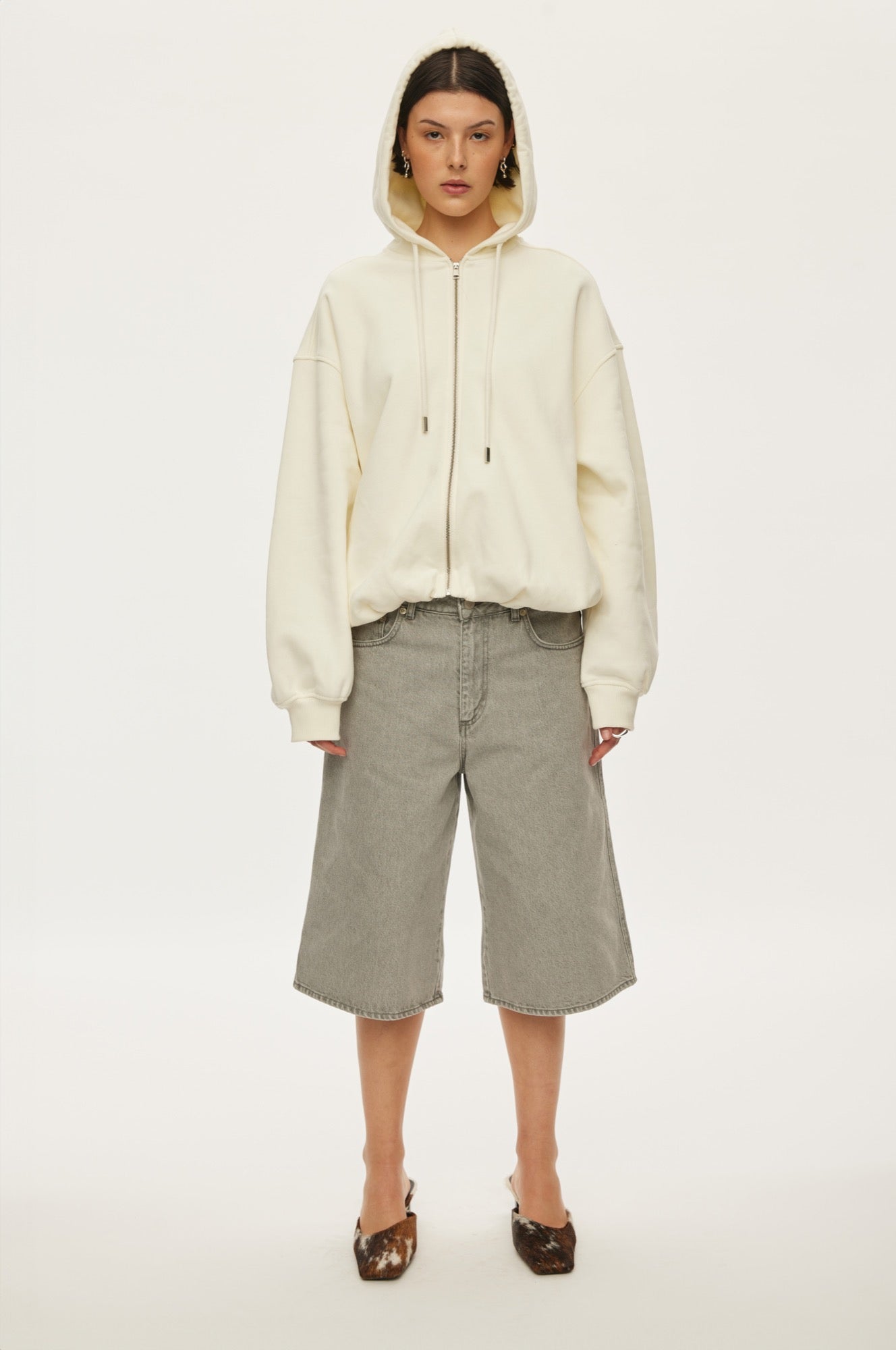 Oval Square First Zip Hoodie SWEATS 1002 Off White