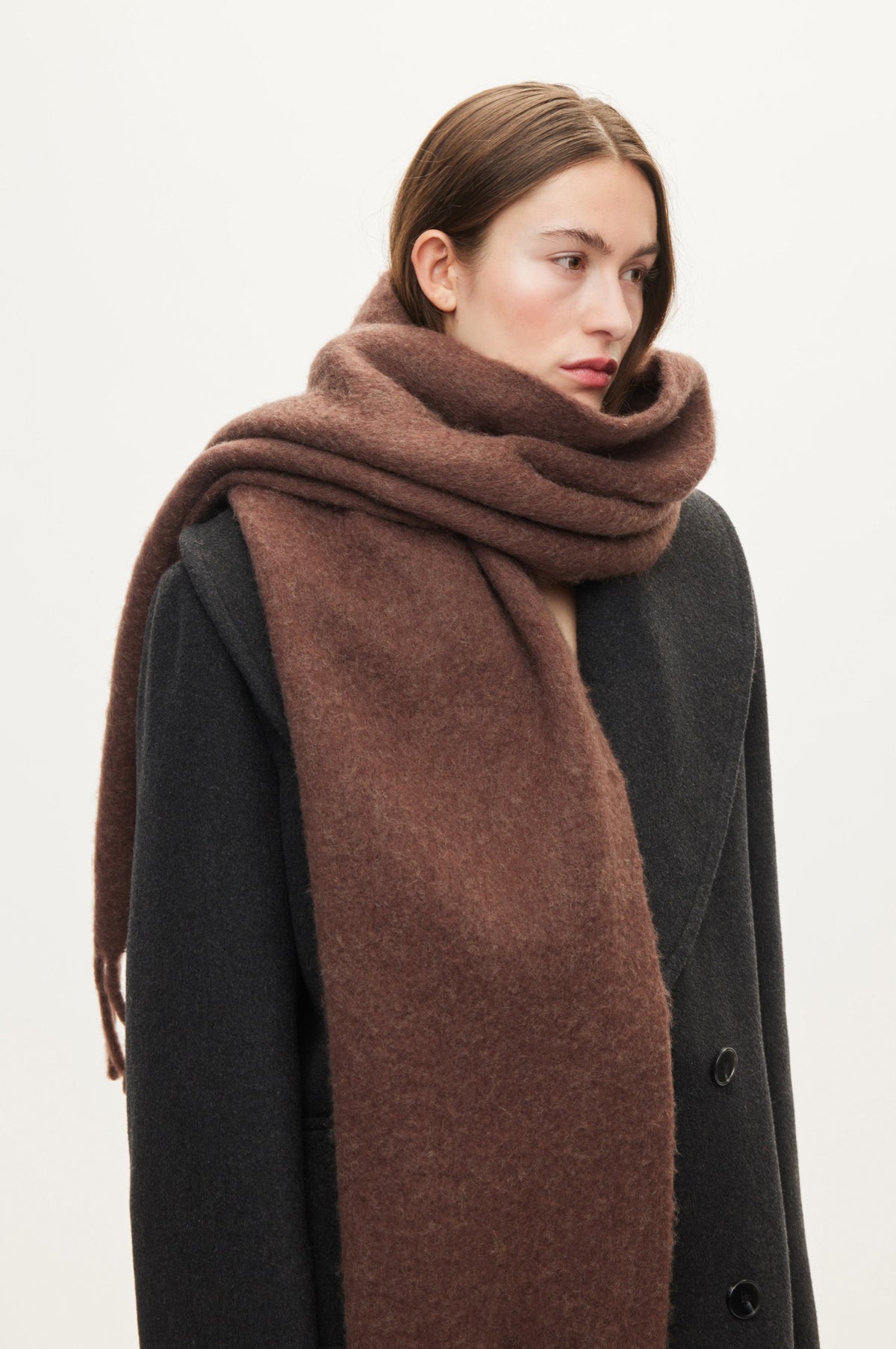 Oval Square Hero scarf ACCESS Brown