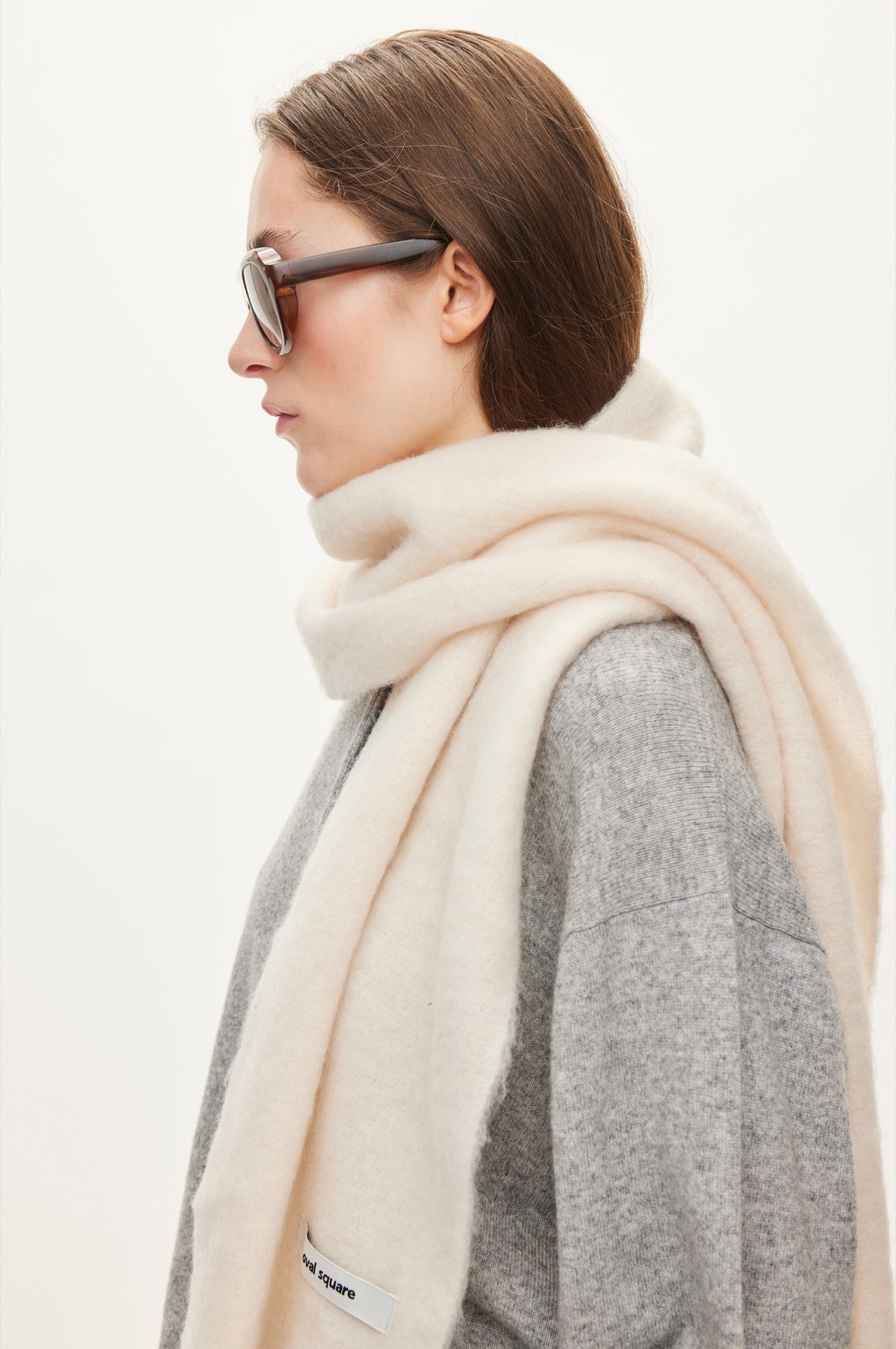 Oval Square Hero scarf ACCESS Off White