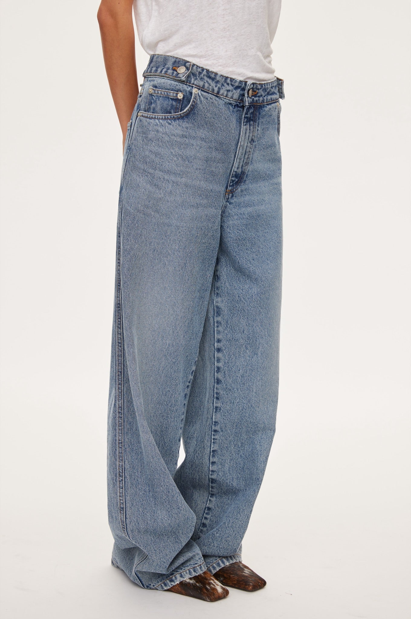 Oval Square Icon jeans JEANS 5022 0105 Light Blue Wash
