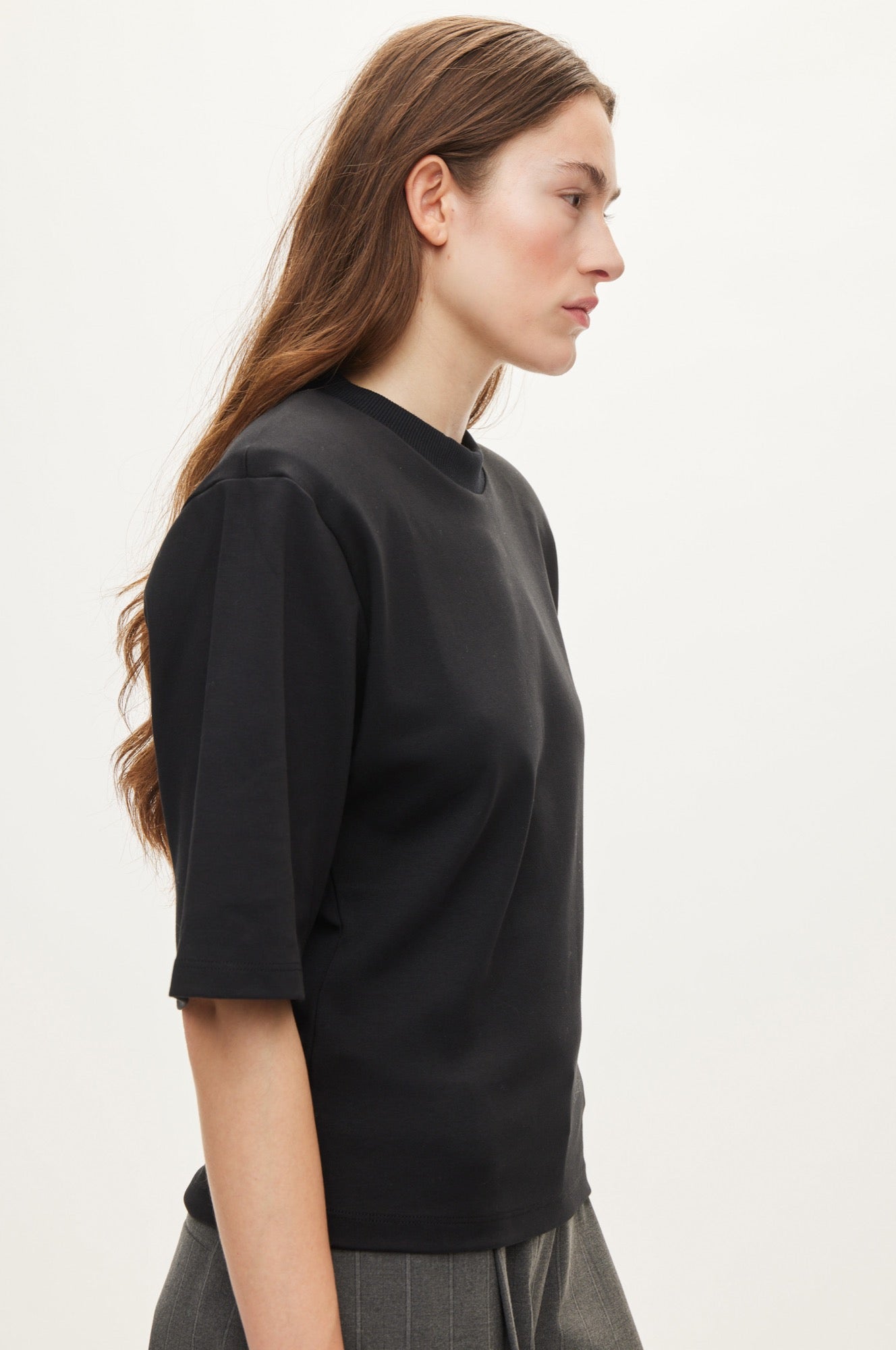 Oval Square Lana Tee TEE 8001 Black