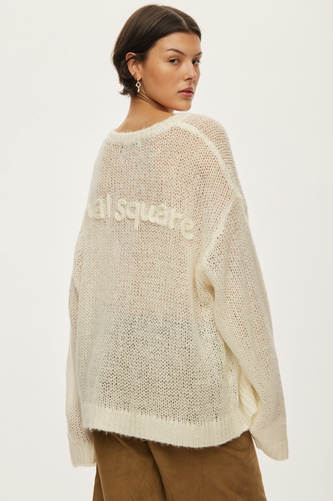 Oval Square Light Oversized Knit KNITS 1001 White