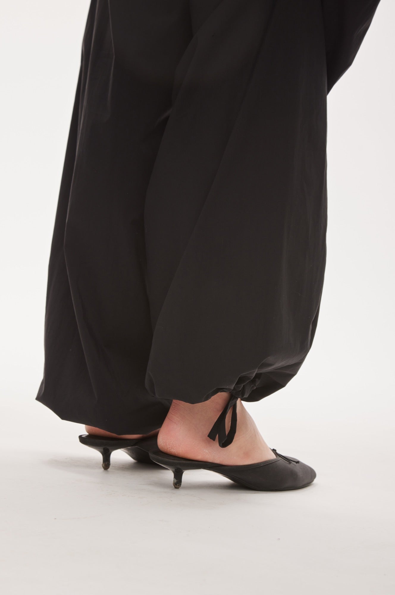 Oval Square Miku trousers TROUSERS Black