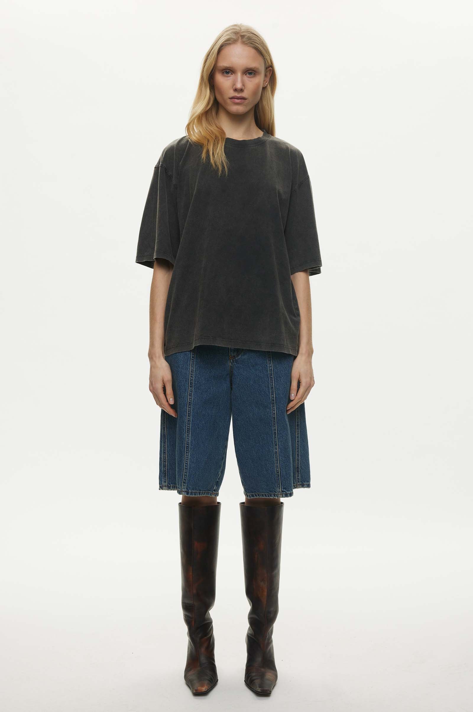 Oval Square Miller Tee TEE 8009 Black Washed