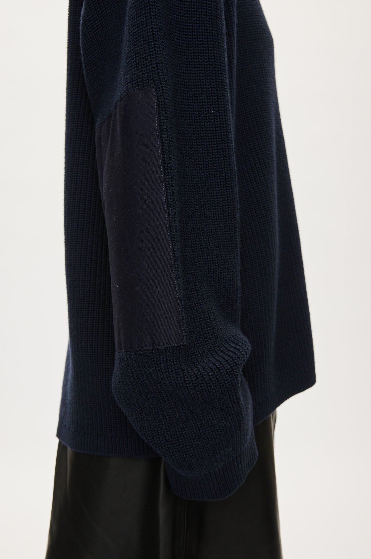 Oval Square Patch Knit KNITS Navy