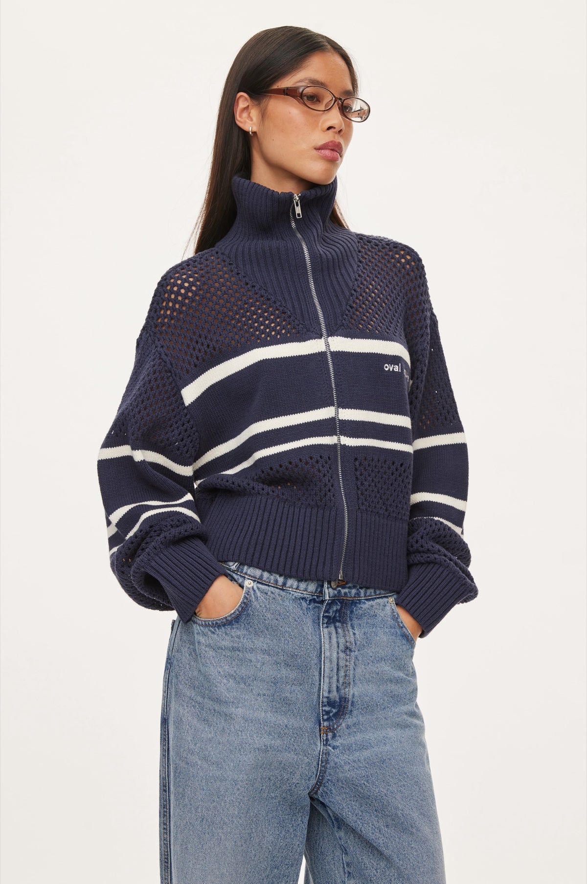 Snow Zip Cardigan – oval square