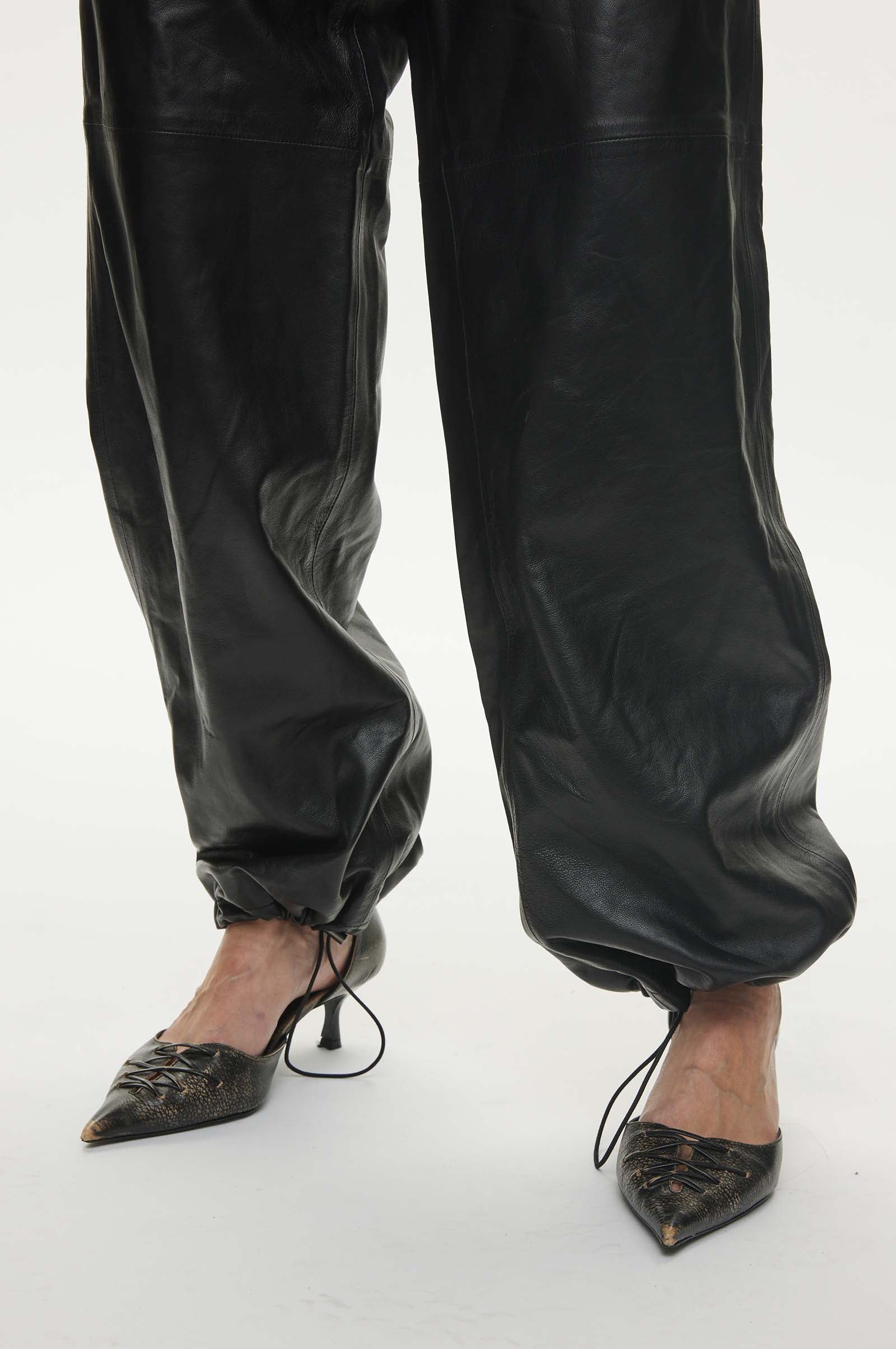 Oval Square Tempo Leather Pants TROUSERS 8001 Black