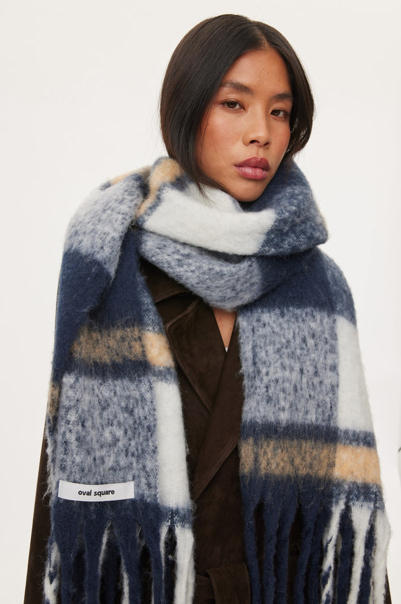 Oval Square Warm Scarf ACCESS 5040 Navy Checks